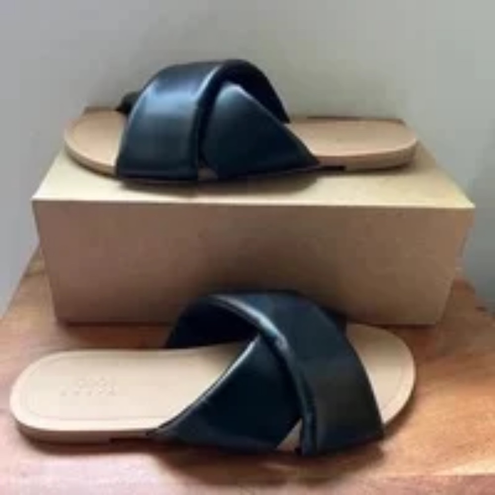 🦋ASOS PADDED FLAT SANDALS